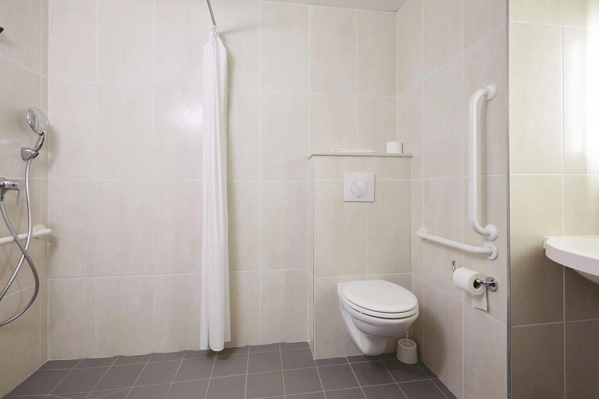B&B Hotel Angers 2 Universite Beaucouzé Zewnętrze zdjęcie